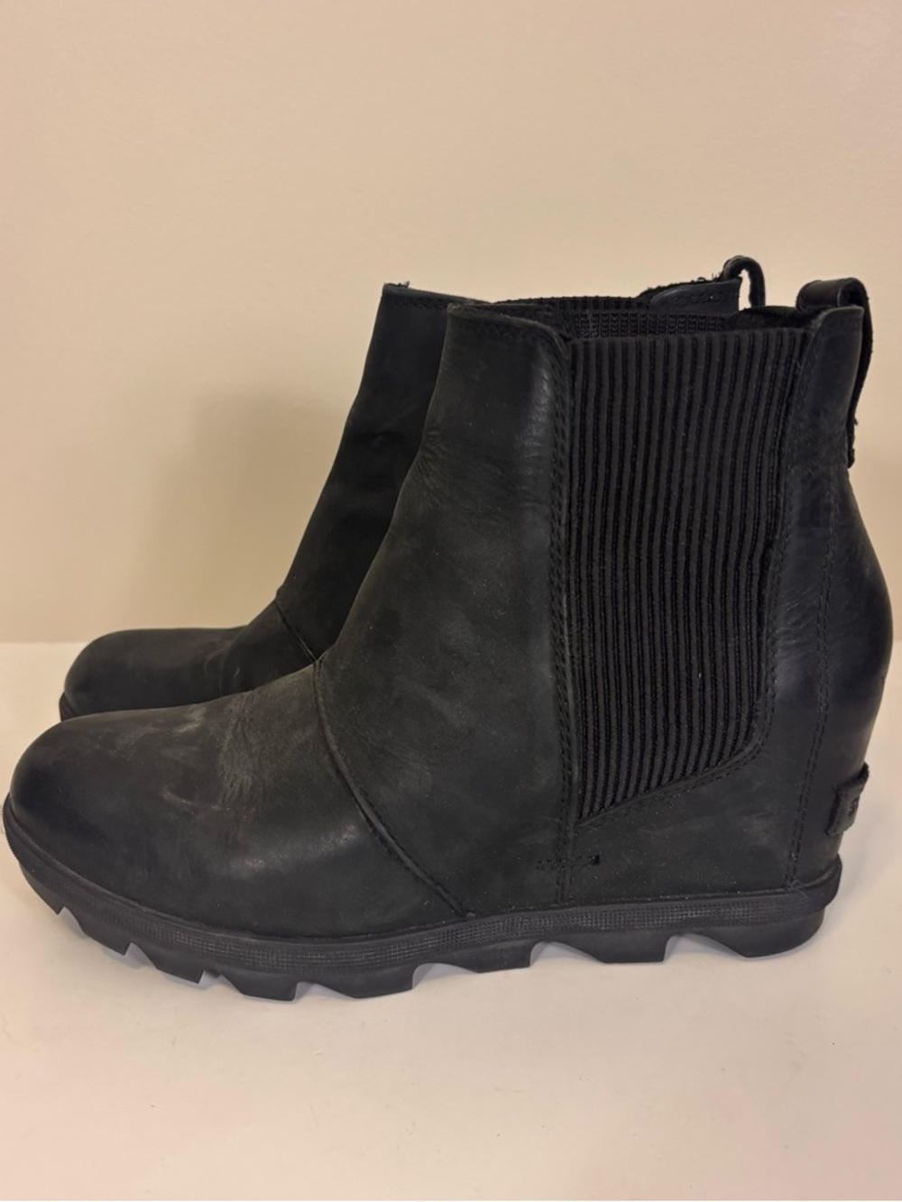 Sorel Black Wedge Chelsea Ankle Boots Women’s 8